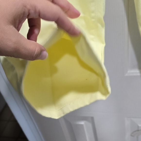 Izod Yellow Denim Capris Woman's size 14 - Picture 4 of 15